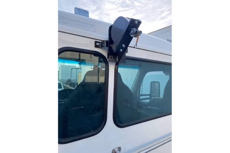 EZ Claw PACCAR Adapter Bracket