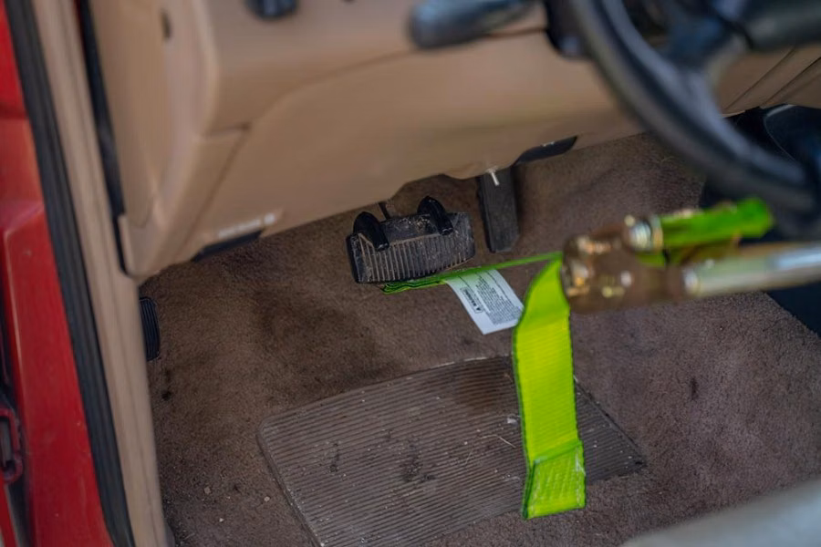 SafeAll Steering Wheel Lock w/ Claw Hooks