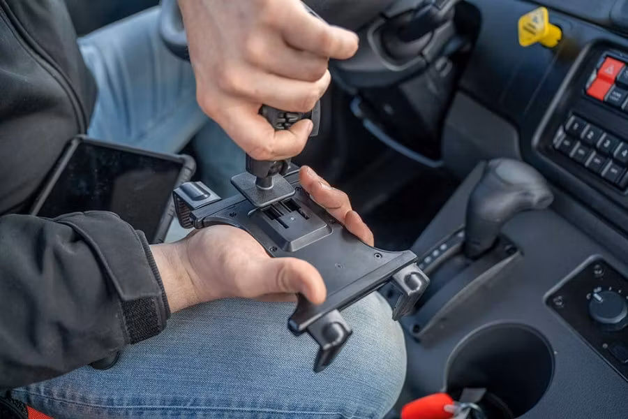 1179-arkon-mounts-heavy-duty-drill-base-slim-grip-tablet-mount-1.jpg Arkon Mounts Heavy-Duty Drill Base Slim-Grip Tablet Mount