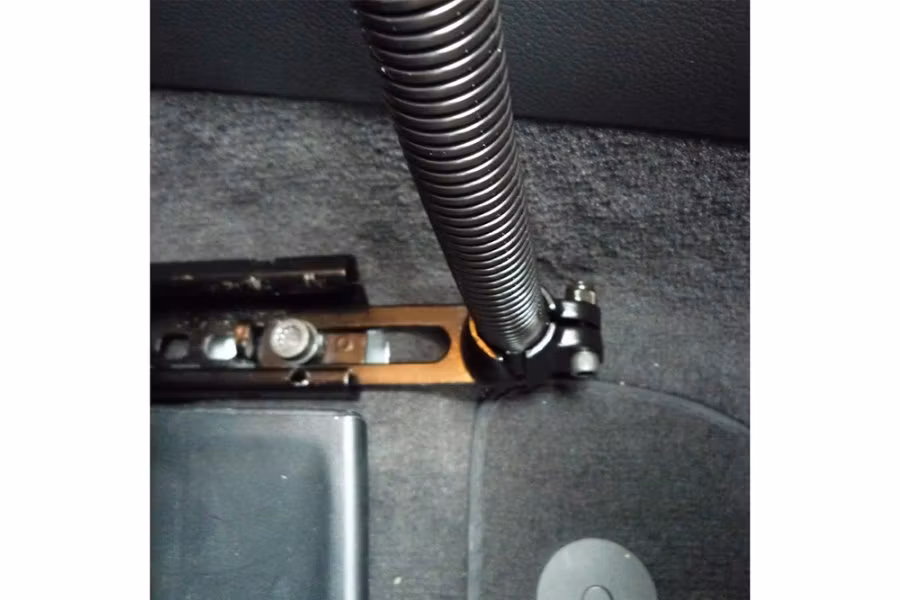 RAM Mount Pod I Vehicle Mount with 18" Aluminum Rod and Diamond Plate