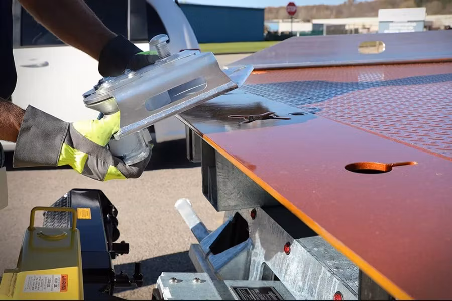 Miller Approach Plate Roller Guide