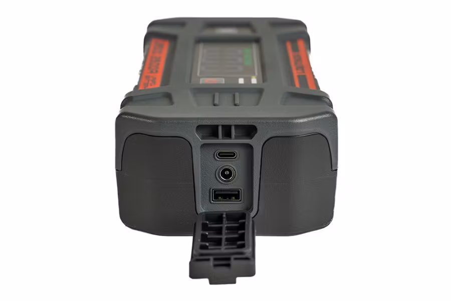 1796-lokithor-2500-amp-jump-starter-with-lifepo4-battery-2.jpg Lokithor 2500 Amp Jump Starter with LiFePO4 Battery