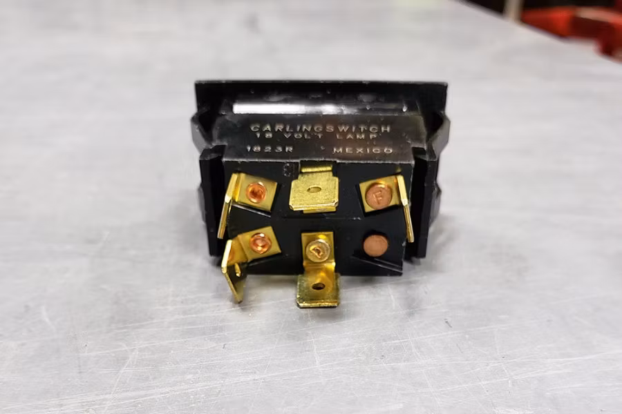 2125-40a-rocker-switch-amber-2.jpg 40A Rocker Switch, Amber