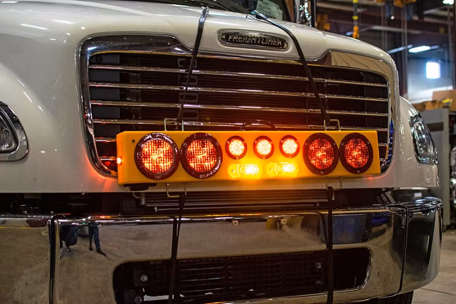 3774-towmate-36-quot-wireless-tow-light-w-2-strobes-3.jpg TowMate 36" Wireless Tow Light w/ 2 Strobes