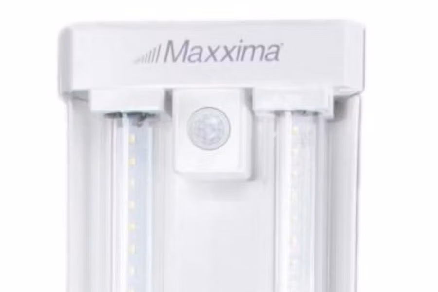 Maxxima 4 FT. LED Motion Sensor Shop Light, Linkable, Clear Lens 5000K
Daylight, 4600 Lumens