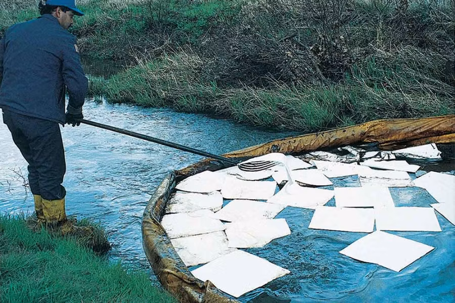 5449-brady-sorbent-products-env-oil-absorbent-pad-1.jpg Brady Sorbent Products ENV Oil Absorbent Pad